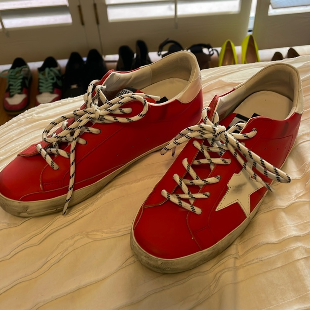 Golden goose look alike red/white 7.5